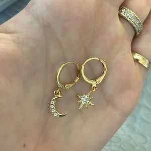 Small dainty brandy Melville earrings